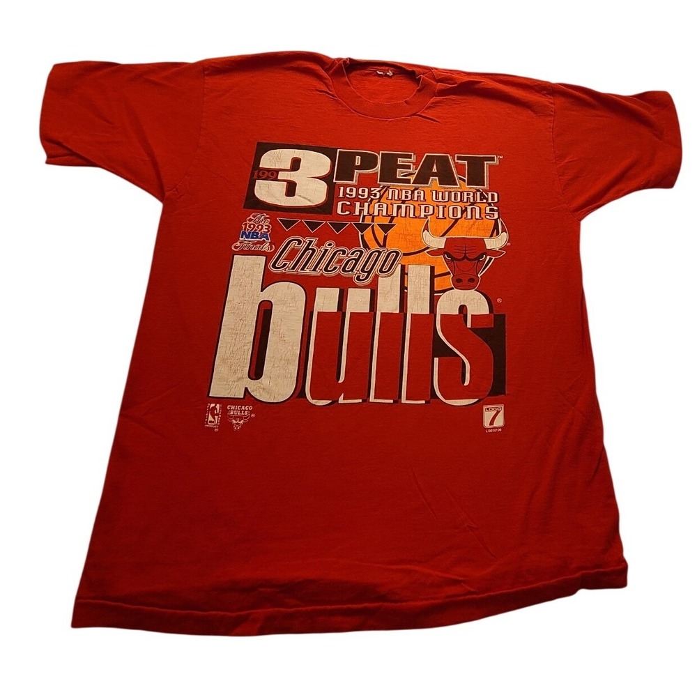 Vintage Logo 7 Chicago Bulls 3-Peat 93 NBA World Champions Red T-Shirt Men's  XL